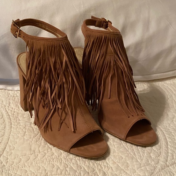 Vince Camuto fringe block heel sandals - Picture 4 of 5